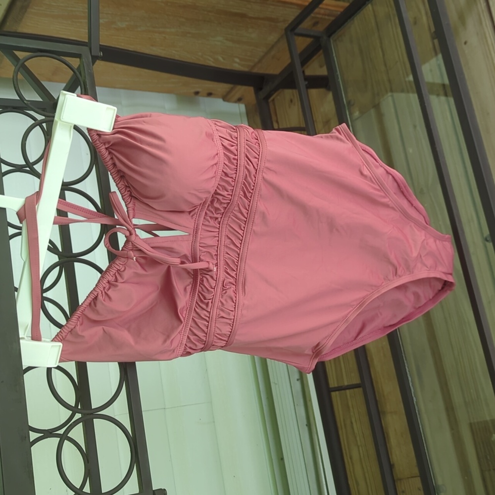 Women's bathing suit